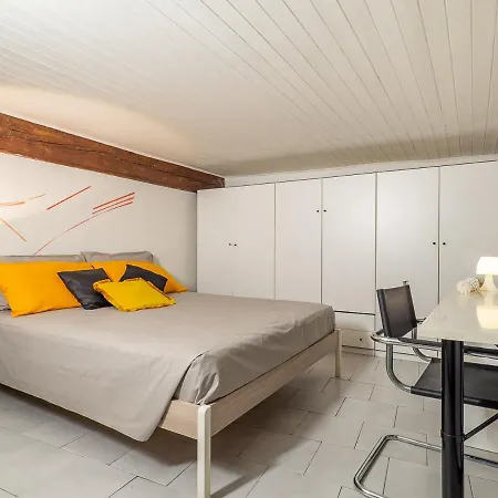 Apartament Nights In - Via Carlo Mayr Con Wi-fi Gratuito E Terrazzo Condominiale
