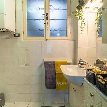Apartament Nights In - Via Carlo Mayr Con Wi-fi Gratuito E Terrazzo Condominiale