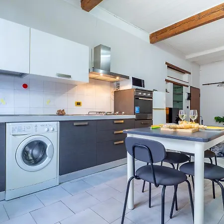Apartment Nights In - Via Carlo Mayr Con Wi-fi Gratuito E Terrazzo Condominiale Ferrara