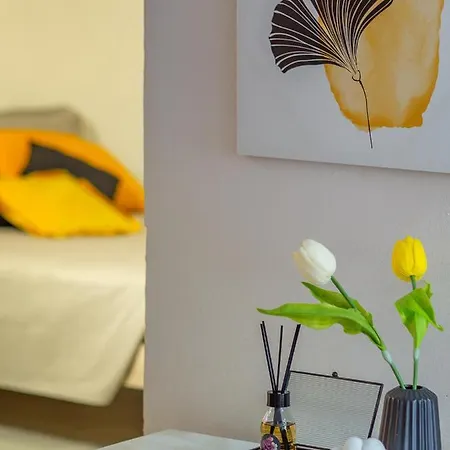 Nights In - Via Carlo Mayr Con Wi-fi Gratuito E Terrazzo Condominiale *