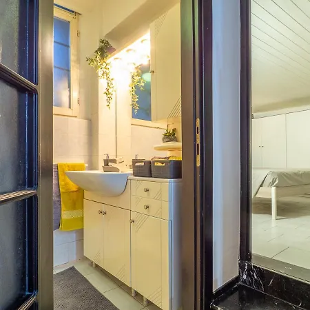 Apartment Nights In - Via Carlo Mayr Con Wi-fi Gratuito E Terrazzo Condominiale *